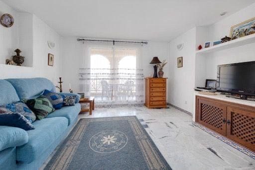 Piso de 2 habitaciones en Torrevieja en venta con piscina - 220.000 € (Ref: 8950080)