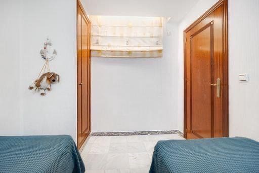 Piso de 2 habitaciones en Torrevieja en venta con piscina - 220.000 € (Ref: 8950080)