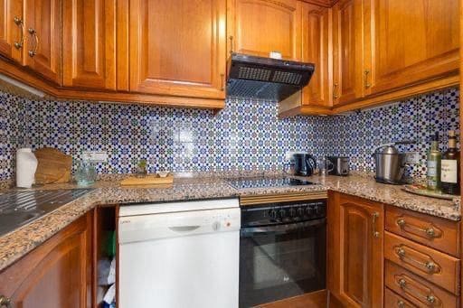 2 bedroom Flat for sale in Torrevieja with pool - € 220,000 (Ref: 8950080)