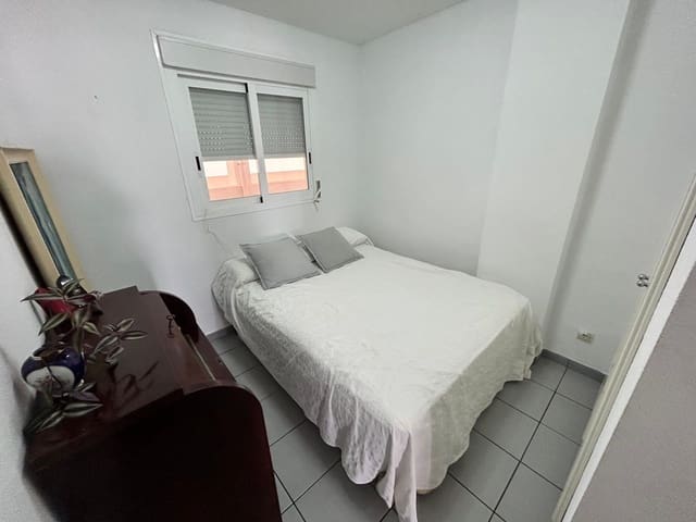 Piso de 2 habitaciones en Benidorm en venta con piscina garaje - 321.000 € (Ref: 8954078)