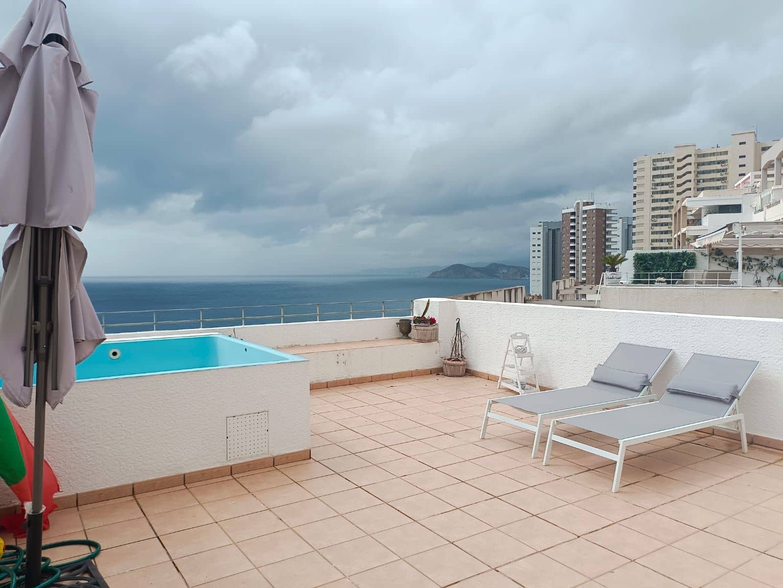2 bedroom Flat for sale in Benidorm with pool garage - € 321,000 (Ref: 8954078)