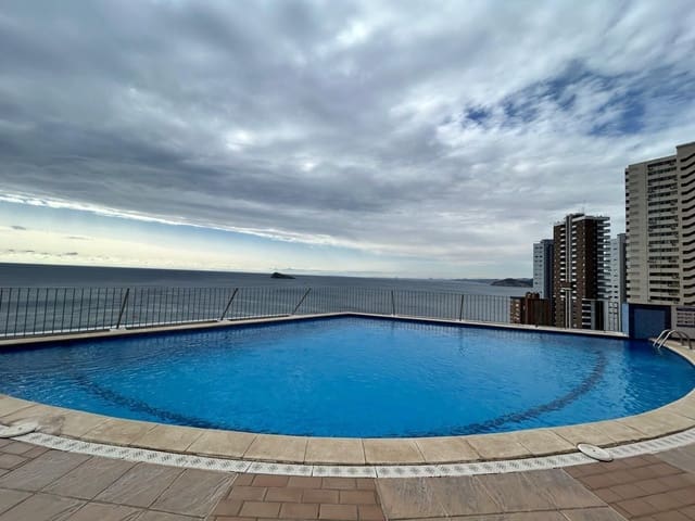 Piso de 2 habitaciones en Benidorm en venta con piscina garaje - 321.000 € (Ref: 8954078)
