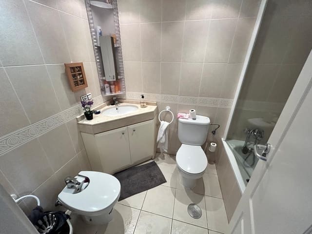 Piso de 2 habitaciones en Benidorm en venta con piscina garaje - 321.000 € (Ref: 8954078)