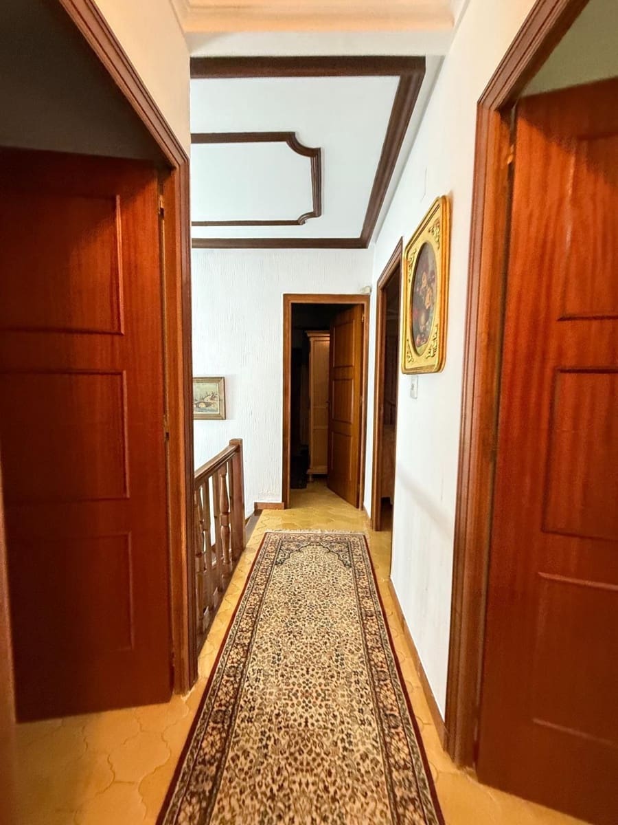 8 makuuhuone Huvila myytävänä paikassa Monovar / Monover mukana uima-altaan 
autotalli - 385 000 € (Ref: 9004837)