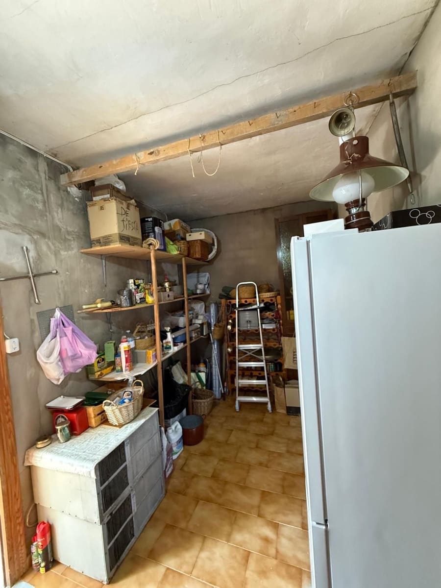 8 makuuhuone Huvila myytävänä paikassa Monovar / Monover mukana uima-altaan 
autotalli - 385 000 € (Ref: 9004837)