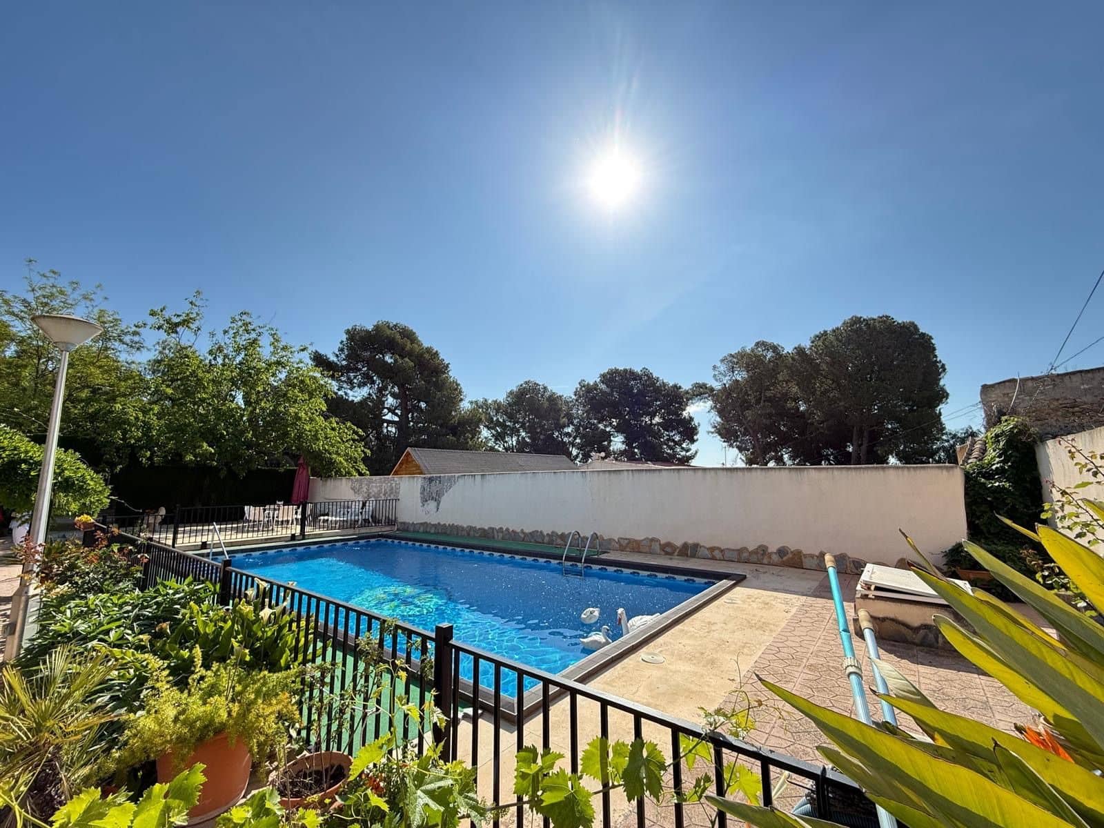 8 makuuhuone Huvila myytävänä paikassa Monovar / Monover mukana uima-altaan 
autotalli - 385 000 € (Ref: 9004837)