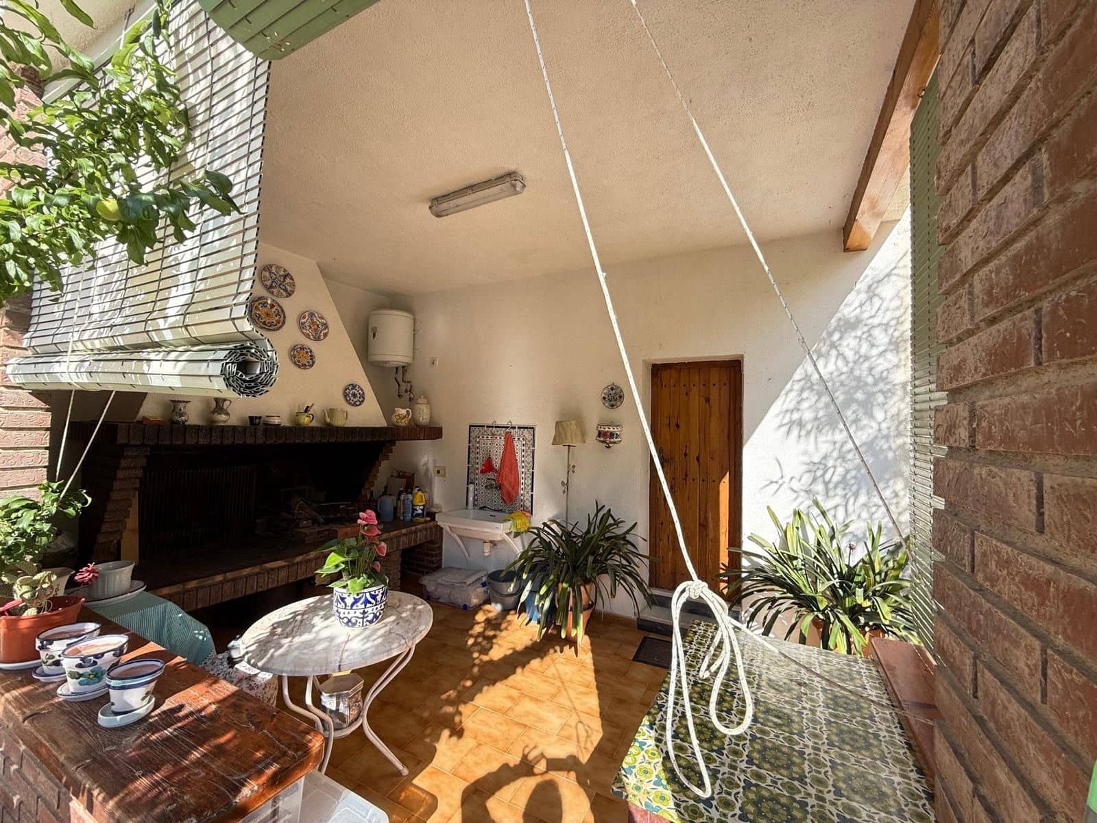 8 makuuhuone Huvila myytävänä paikassa Monovar / Monover mukana uima-altaan 
autotalli - 385 000 € (Ref: 9004837)