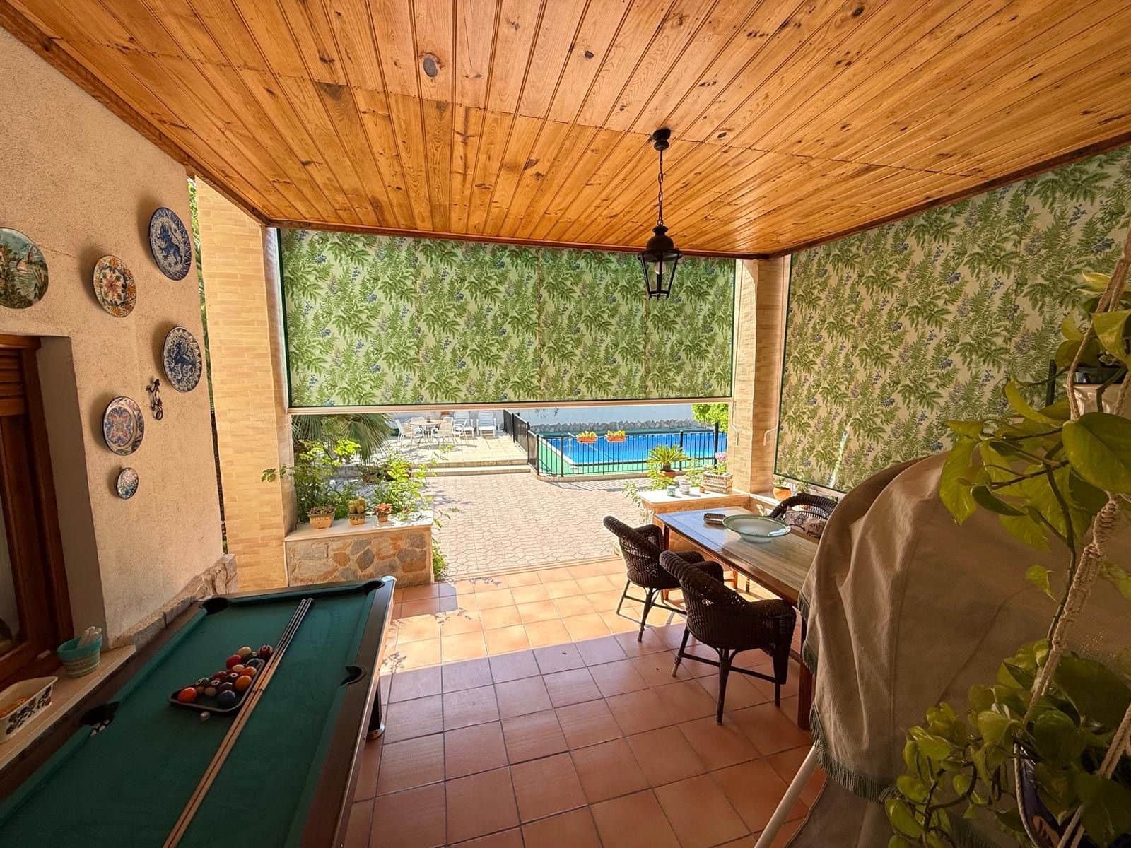 8 makuuhuone Huvila myytävänä paikassa Monovar / Monover mukana uima-altaan 
autotalli - 385 000 € (Ref: 9004837)