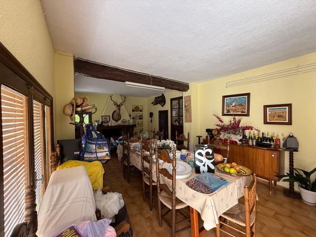 8 makuuhuone Huvila myytävänä paikassa Monóvar / Monóver mukana uima-altaan 
autotalli - 385 000 € (Ref: 9004837)