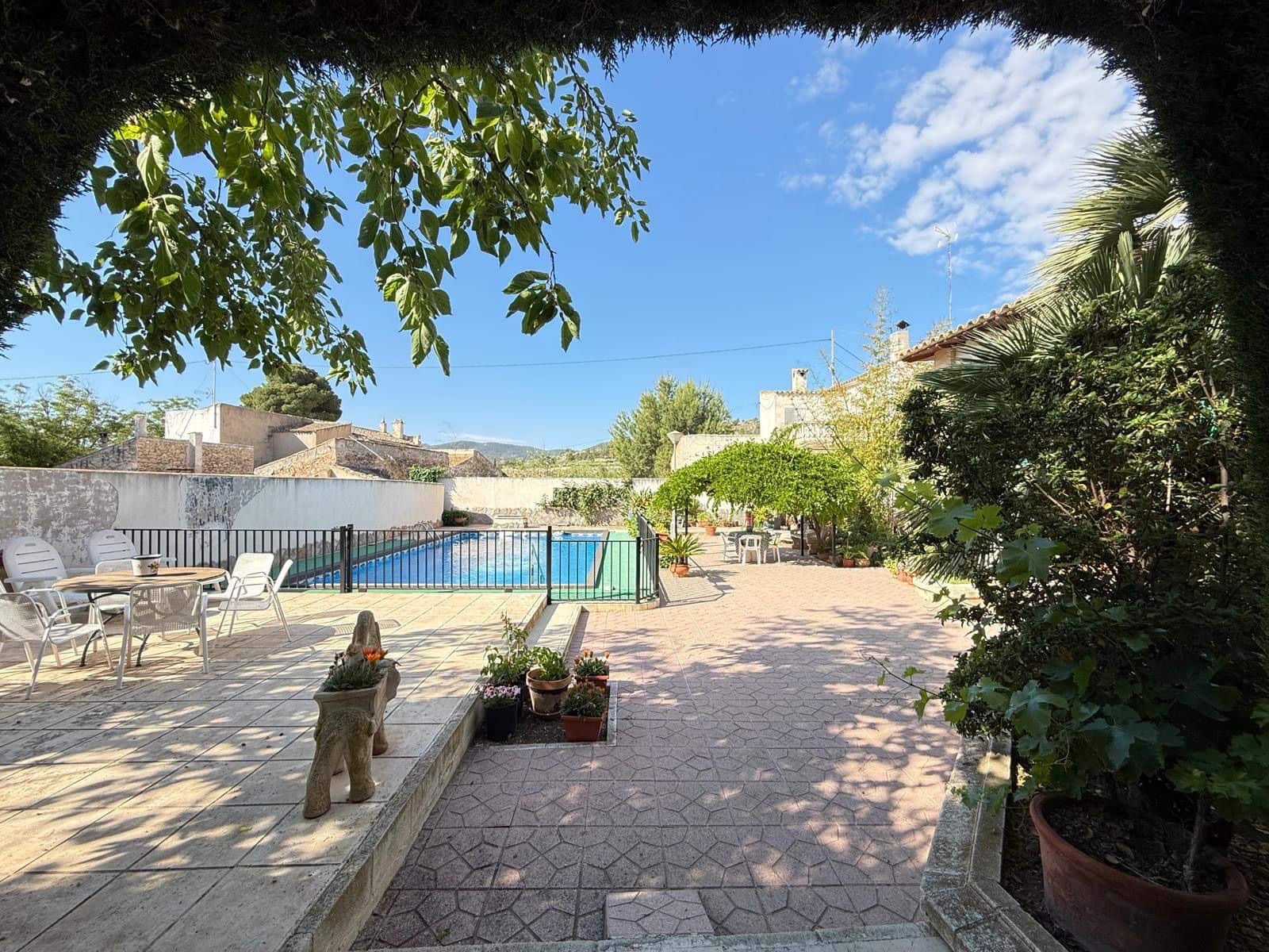 8 makuuhuone Huvila myytävänä paikassa Monovar / Monover mukana uima-altaan 
autotalli - 385 000 € (Ref: 9004837)