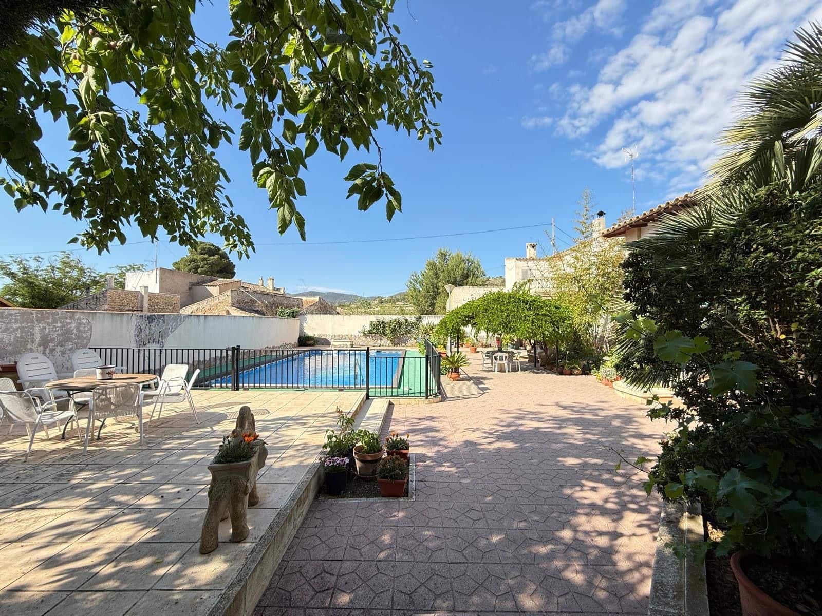 8 makuuhuone Huvila myytävänä paikassa Monovar / Monover mukana uima-altaan 
autotalli - 385 000 € (Ref: 9004837)