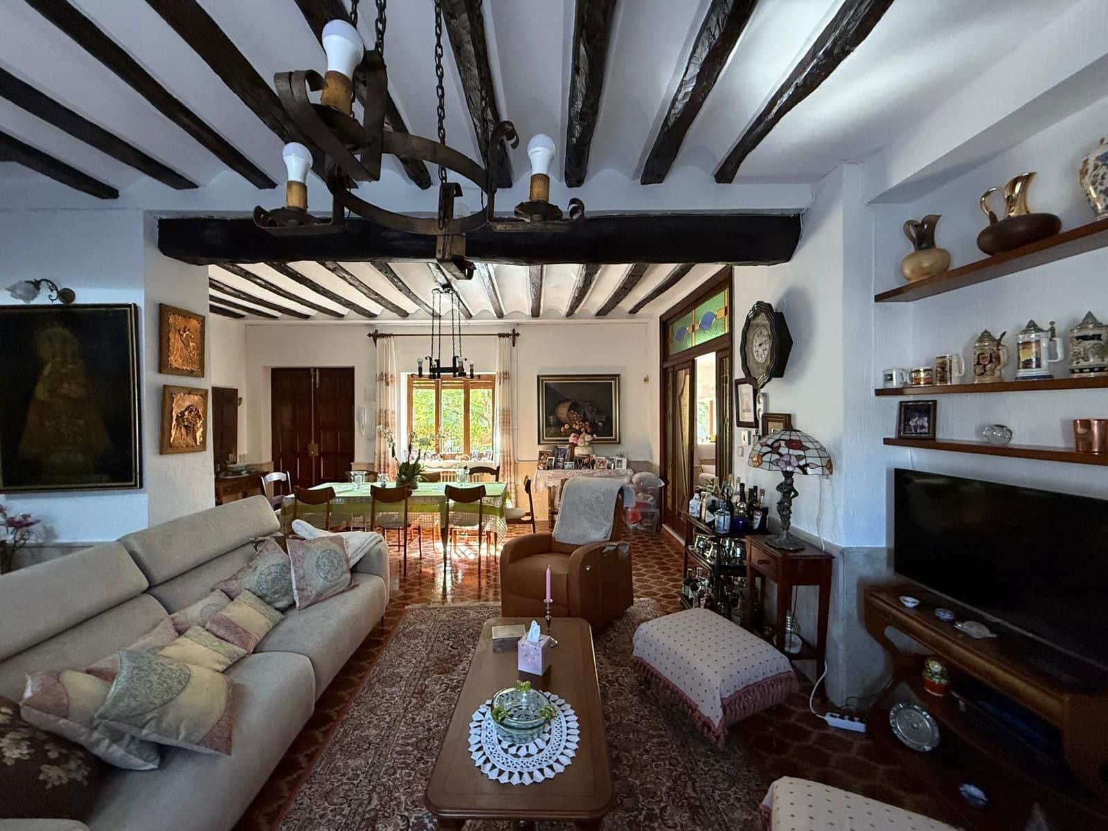 8 makuuhuone Huvila myytävänä paikassa Monovar / Monover mukana uima-altaan 
autotalli - 385 000 € (Ref: 9004837)