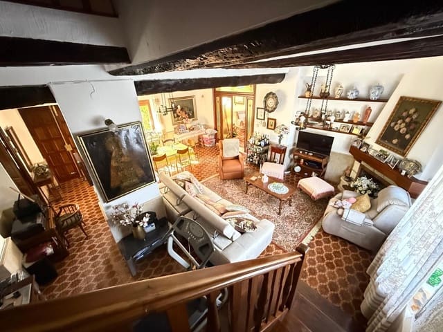 8 makuuhuone Huvila myytävänä paikassa Monóvar / Monóver mukana uima-altaan 
autotalli - 385 000 € (Ref: 9004837)