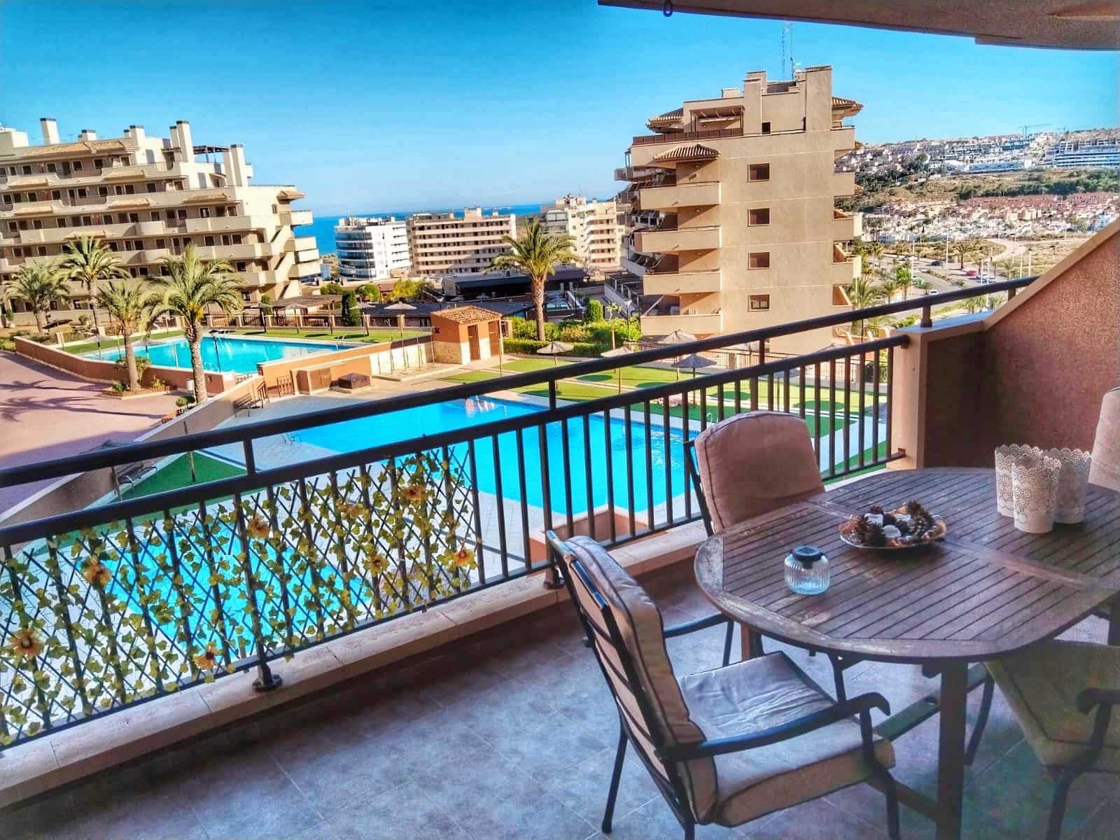 2 soveværelse Lejlighed til salg i Arenales del Sol med swimmingpool garage - € 336.000 (Ref: 9019864)