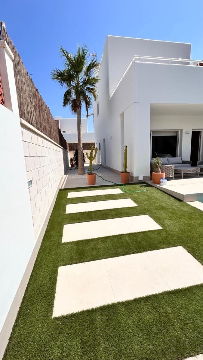 3 bedroom Villa for sale in Pilar de la Horadada with pool garage - € 469,000 (Ref: 9111854)