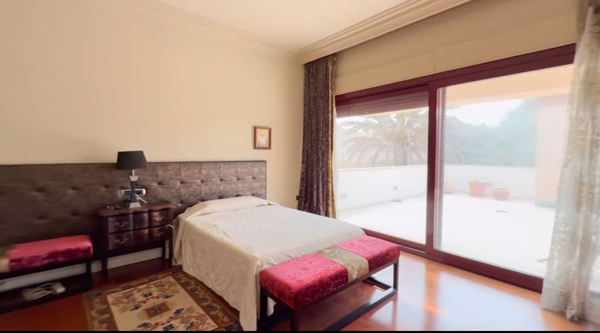 6 soveværelse Villa til salg i Alicante by med swimmingpool garage - € 3.500.000 (Ref: 9288023)