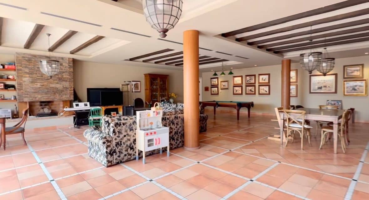 6 soveværelse Villa til salg i Alicante by med swimmingpool garage - € 3.500.000 (Ref: 9288023)