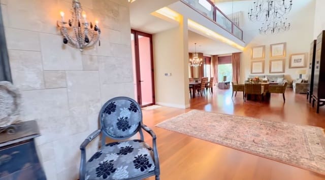 6 soveværelse Villa til salg i Alicante by med swimmingpool garage - € 3.500.000 (Ref: 9288023)