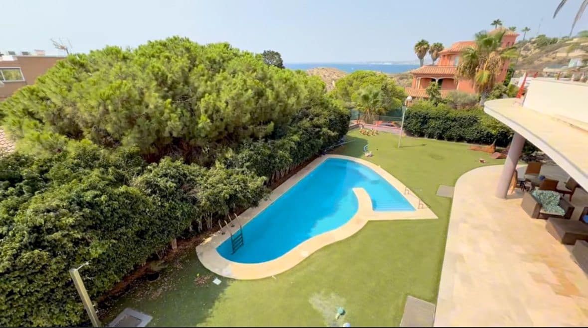 6 soveværelse Villa til salg i Alicante by med swimmingpool garage - € 3.500.000 (Ref: 9288023)