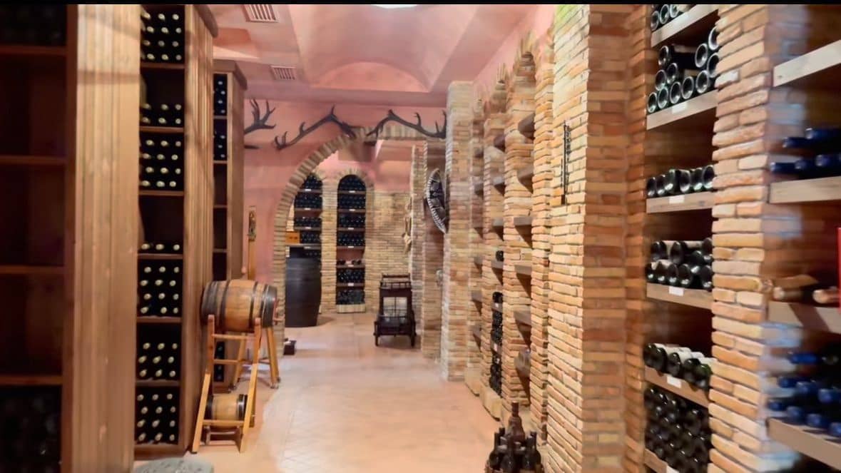 6 soveværelse Villa til salg i Alicante by med swimmingpool garage - € 3.500.000 (Ref: 9288023)