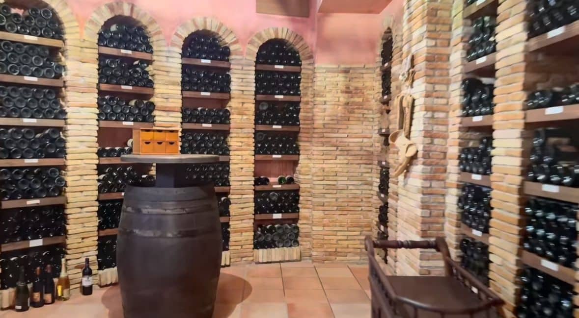 6 soveværelse Villa til salg i Alicante by med swimmingpool garage - € 3.500.000 (Ref: 9288023)