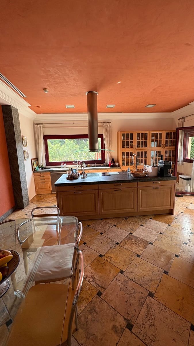 6 soveværelse Villa til salg i Alicante by med swimmingpool garage - € 3.500.000 (Ref: 9288023)