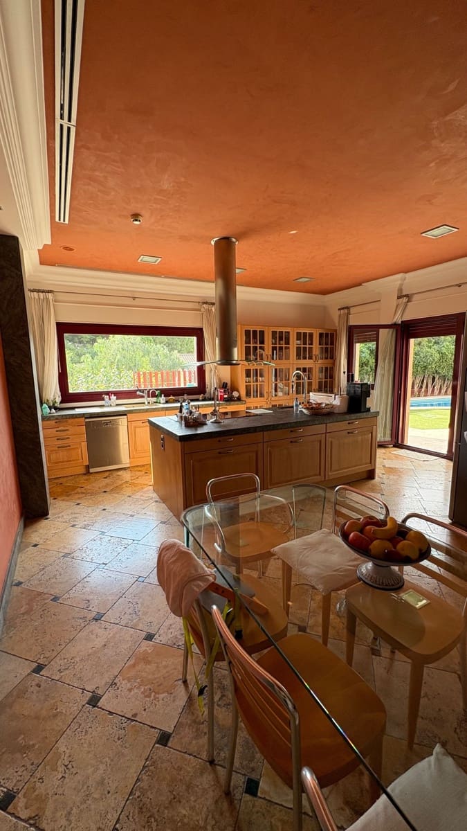 6 soveværelse Villa til salg i Alicante by med swimmingpool garage - € 3.500.000 (Ref: 9288023)