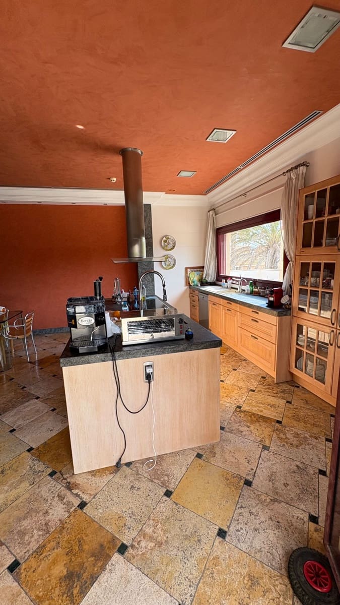 6 soveværelse Villa til salg i Alicante by med swimmingpool garage - € 3.500.000 (Ref: 9288023)