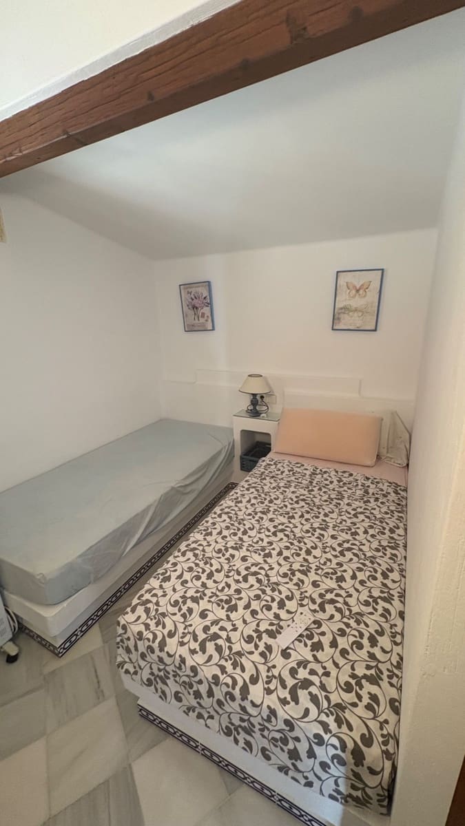 2 bedroom Flat for sale in Torrevieja with pool - € 227,000 (Ref: 9312330)