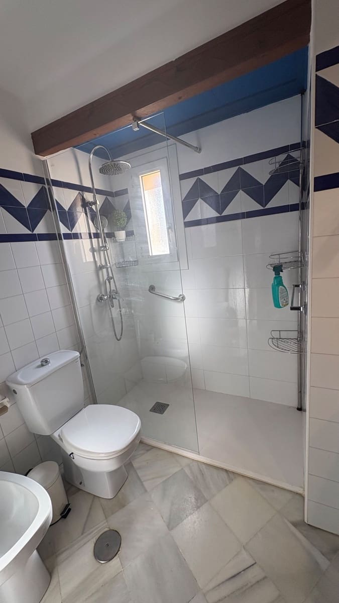 2 bedroom Flat for sale in Torrevieja with pool - € 227,000 (Ref: 9312330)