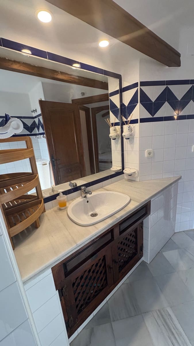 2 bedroom Flat for sale in Torrevieja with pool - € 227,000 (Ref: 9312330)