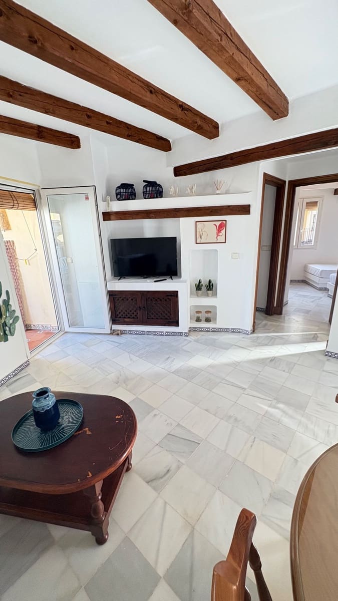 2 bedroom Flat for sale in Torrevieja with pool - € 227,000 (Ref: 9312330)