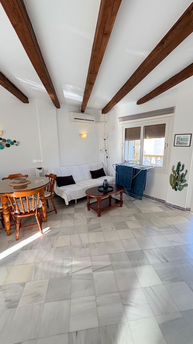 2 bedroom Flat for sale in Torrevieja with pool - € 227,000 (Ref: 9312330)