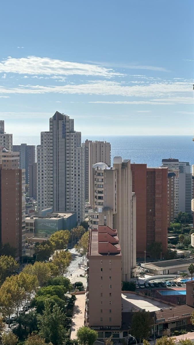 3 bedroom Flat for sale in Benidorm with pool garage - € 283,000 (Ref: 9330151)