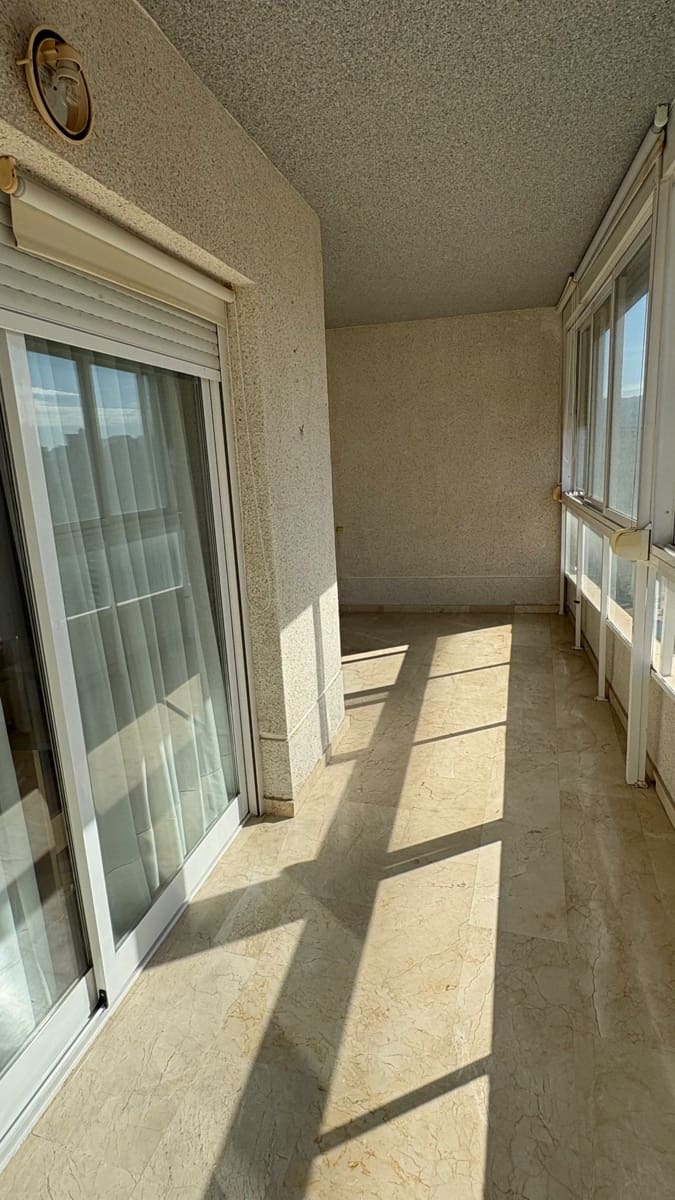 3 bedroom Flat for sale in Benidorm with pool garage - € 283,000 (Ref: 9330151)