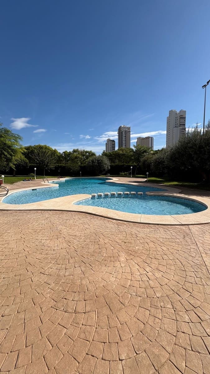 3 bedroom Flat for sale in Benidorm with pool garage - € 283,000 (Ref: 9330151)