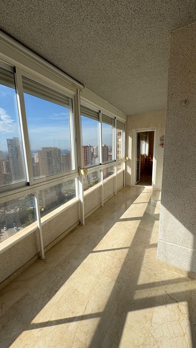 3 bedroom Flat for sale in Benidorm with pool garage - € 283,000 (Ref: 9330151)