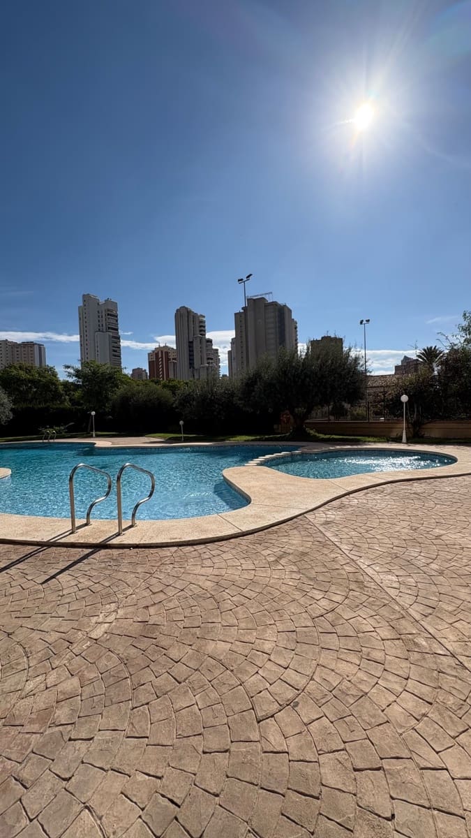 3 bedroom Flat for sale in Benidorm with pool garage - € 283,000 (Ref: 9330151)