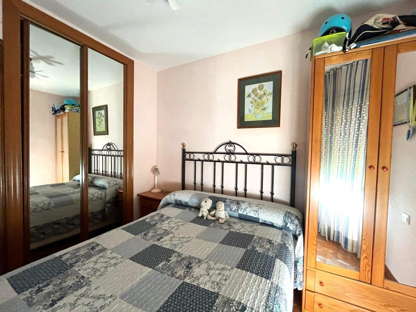 3 bedroom Flat for sale in Benidorm with pool garage - € 287,000 (Ref: 9361952)