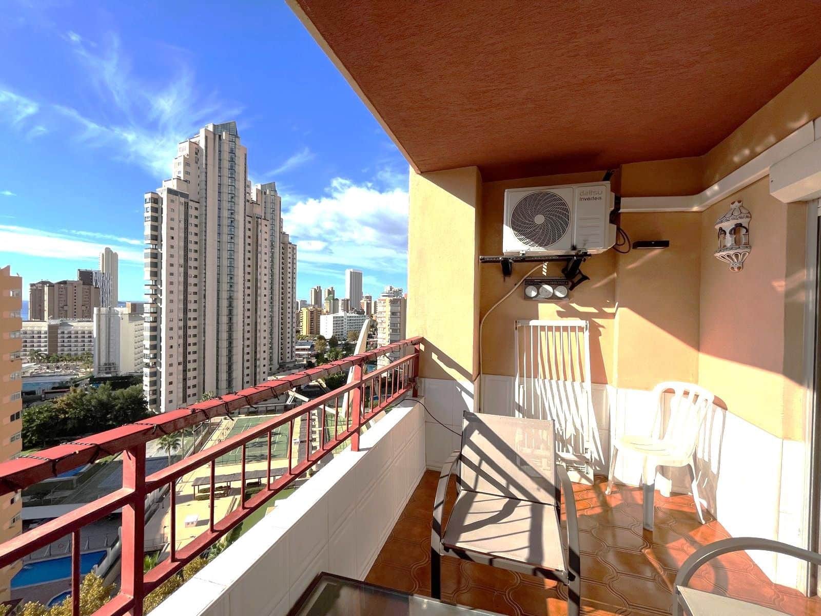 3 bedroom Flat for sale in Benidorm with pool garage - € 287,000 (Ref: 9361952)