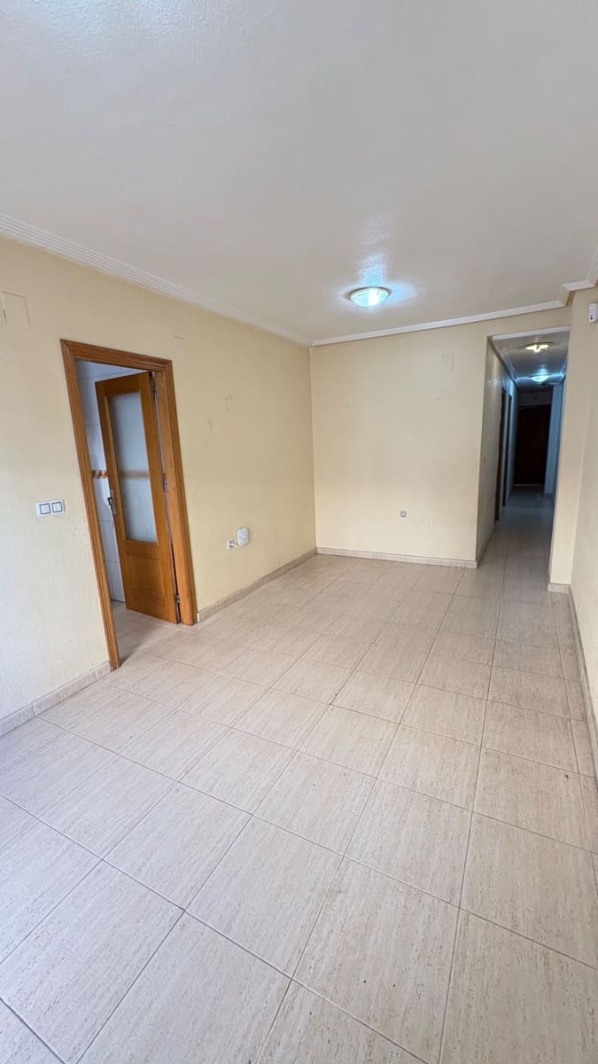 2 quarto Apartamento para venda em Torrevieja com garagem - 118 000 € (Ref: 9426884)