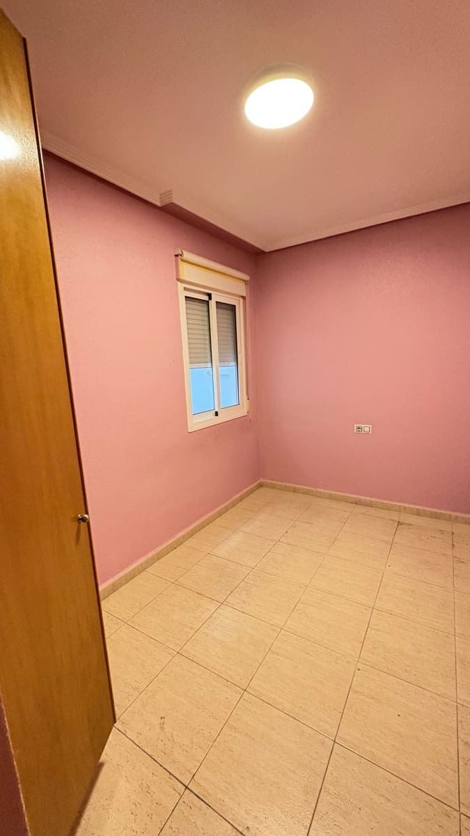 2 quarto Apartamento para venda em Torrevieja com garagem - 118 000 € (Ref: 9426884)