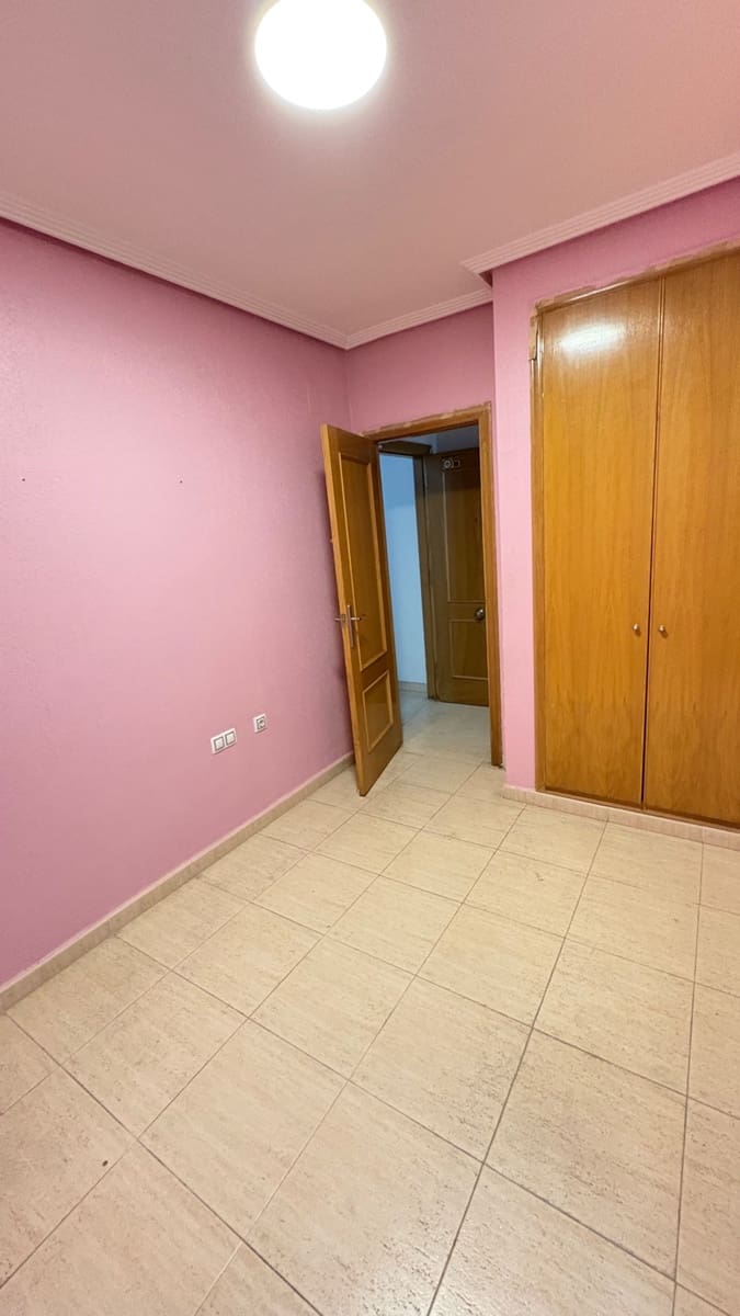 2 quarto Apartamento para venda em Torrevieja com garagem - 118 000 € (Ref: 9426884)