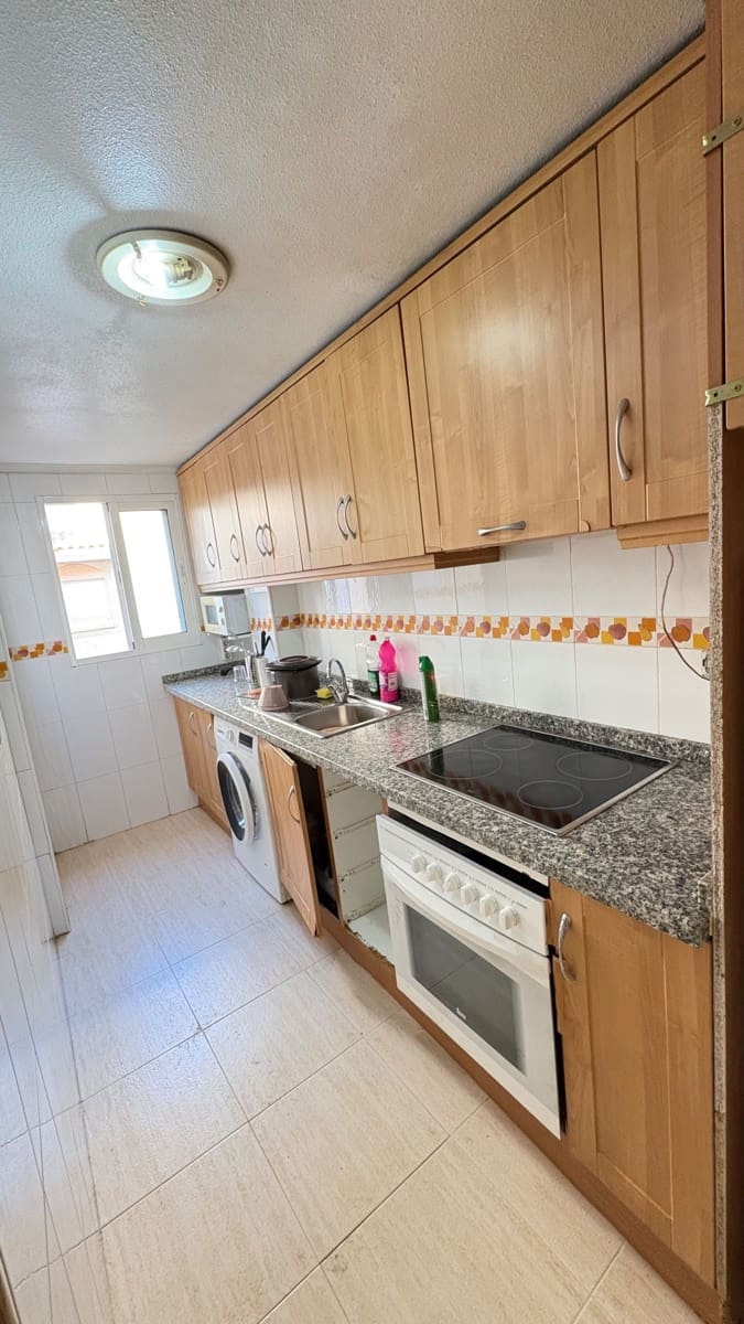 2 quarto Apartamento para venda em Torrevieja com garagem - 118 000 € (Ref: 9426884)