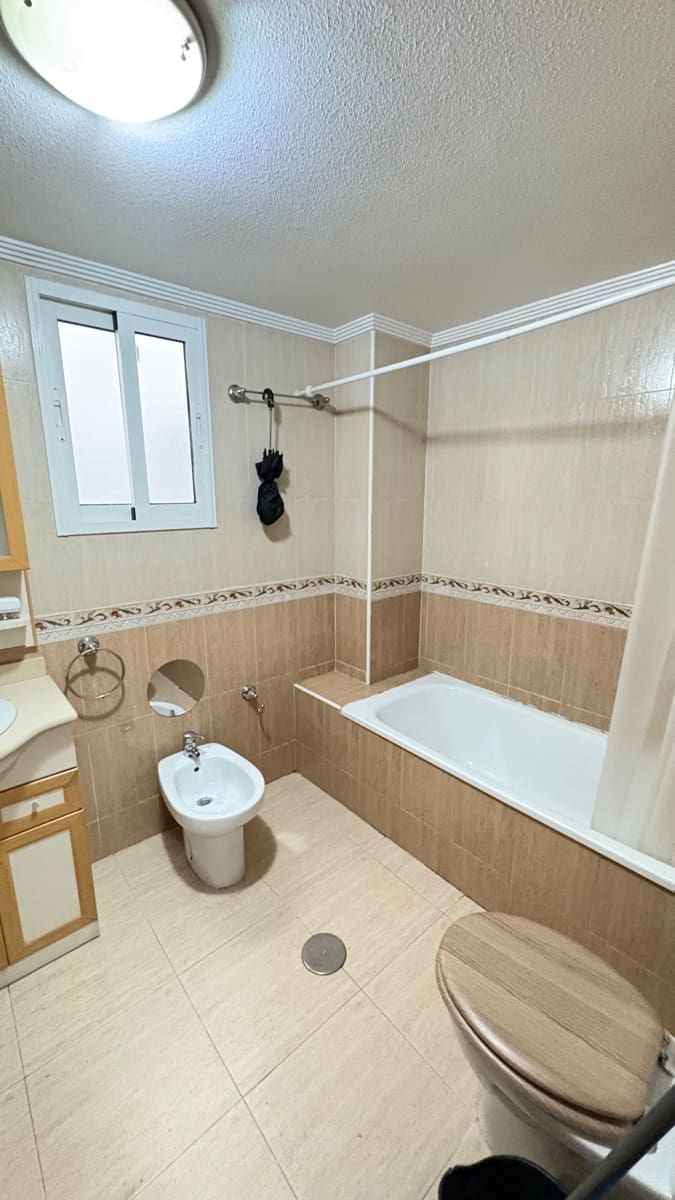 2 quarto Apartamento para venda em Torrevieja com garagem - 118 000 € (Ref: 9426884)