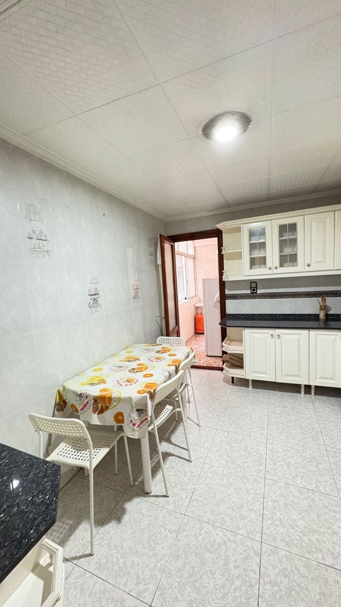 4 soveværelse Lejlighed til salg i Alicante by - € 185.000 (Ref: 9439493)