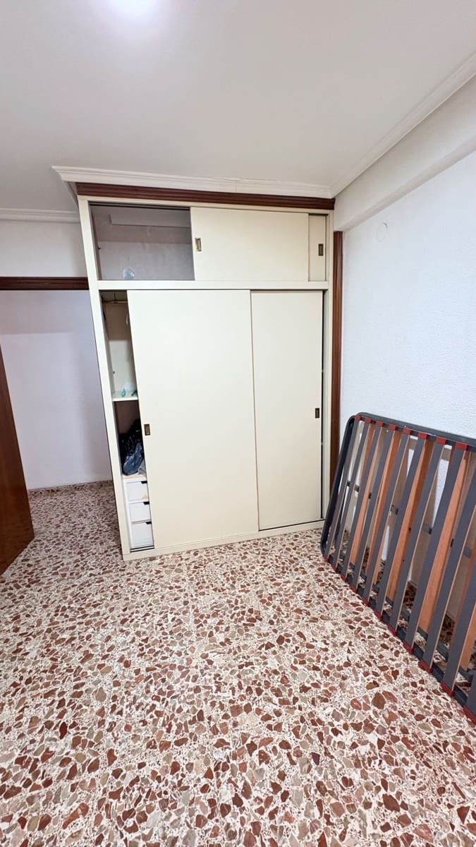 4 soveværelse Lejlighed til salg i Alicante by - € 185.000 (Ref: 9439493)