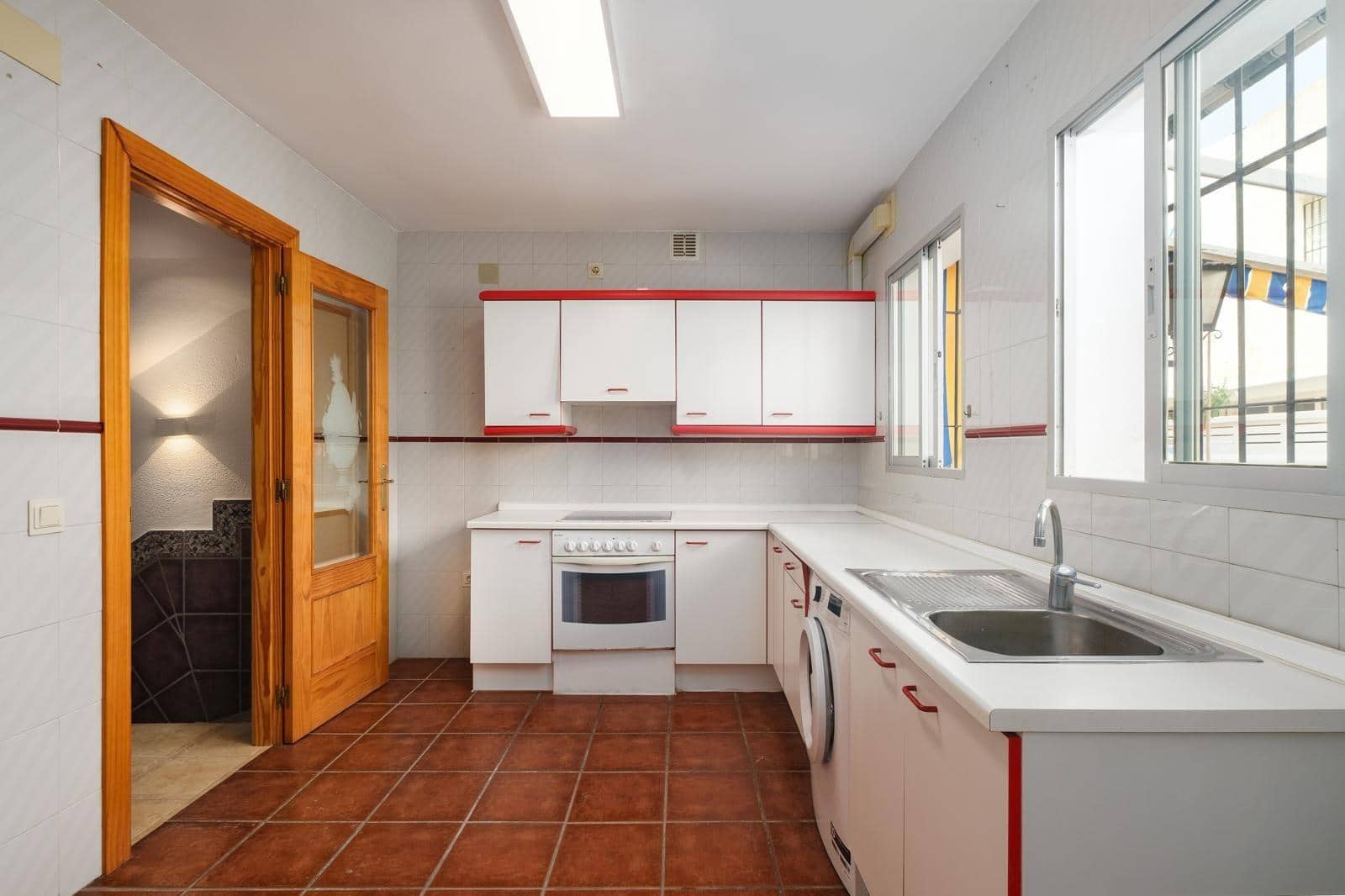 6 soveværelse Rækkehus til salg i Rincon de la Victoria med swimmingpool - € 495.000 (Ref: 10007241)