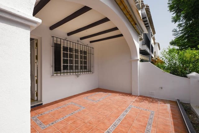 Adosado de 6 habitaciones en Rincón de la Victoria en venta con piscina - 495.000 € (Ref: 10007241)
