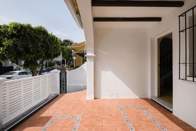 Adosado de 6 habitaciones en Rincón de la Victoria en venta con piscina - 495.000 € (Ref: 10007241)